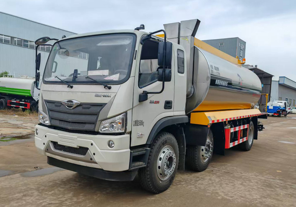 15方福田三軸(輔機)智能瀝青灑布車