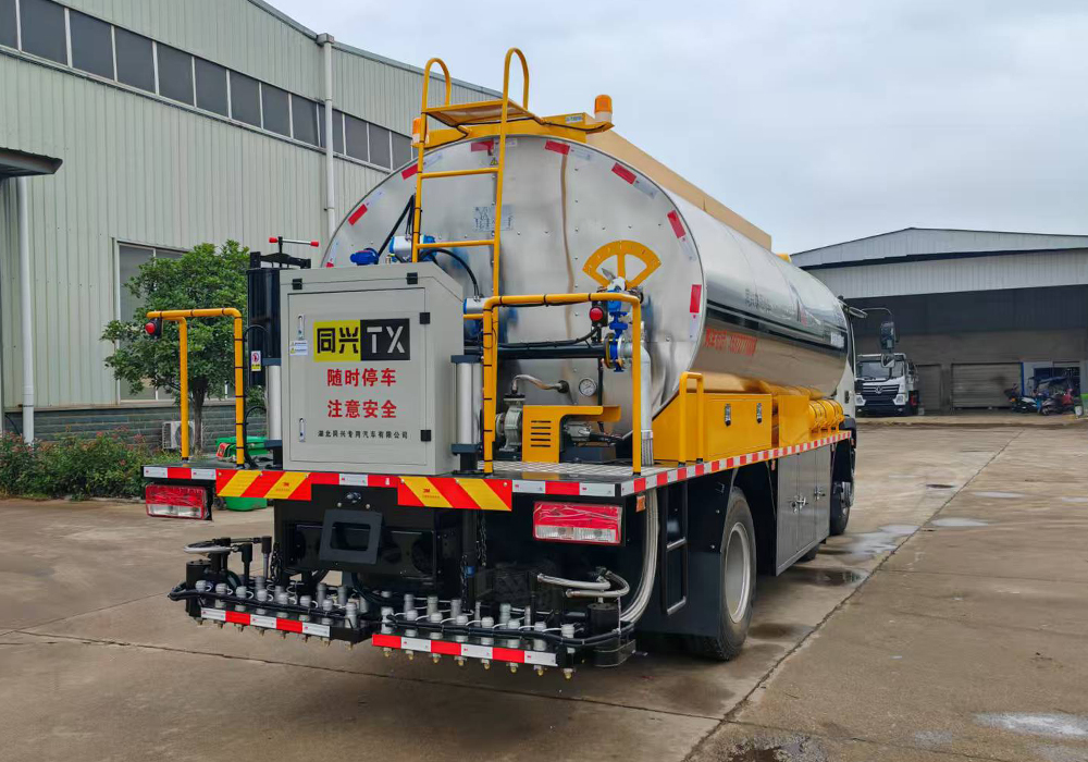 15方福田三軸(輔機)智能瀝青灑布車